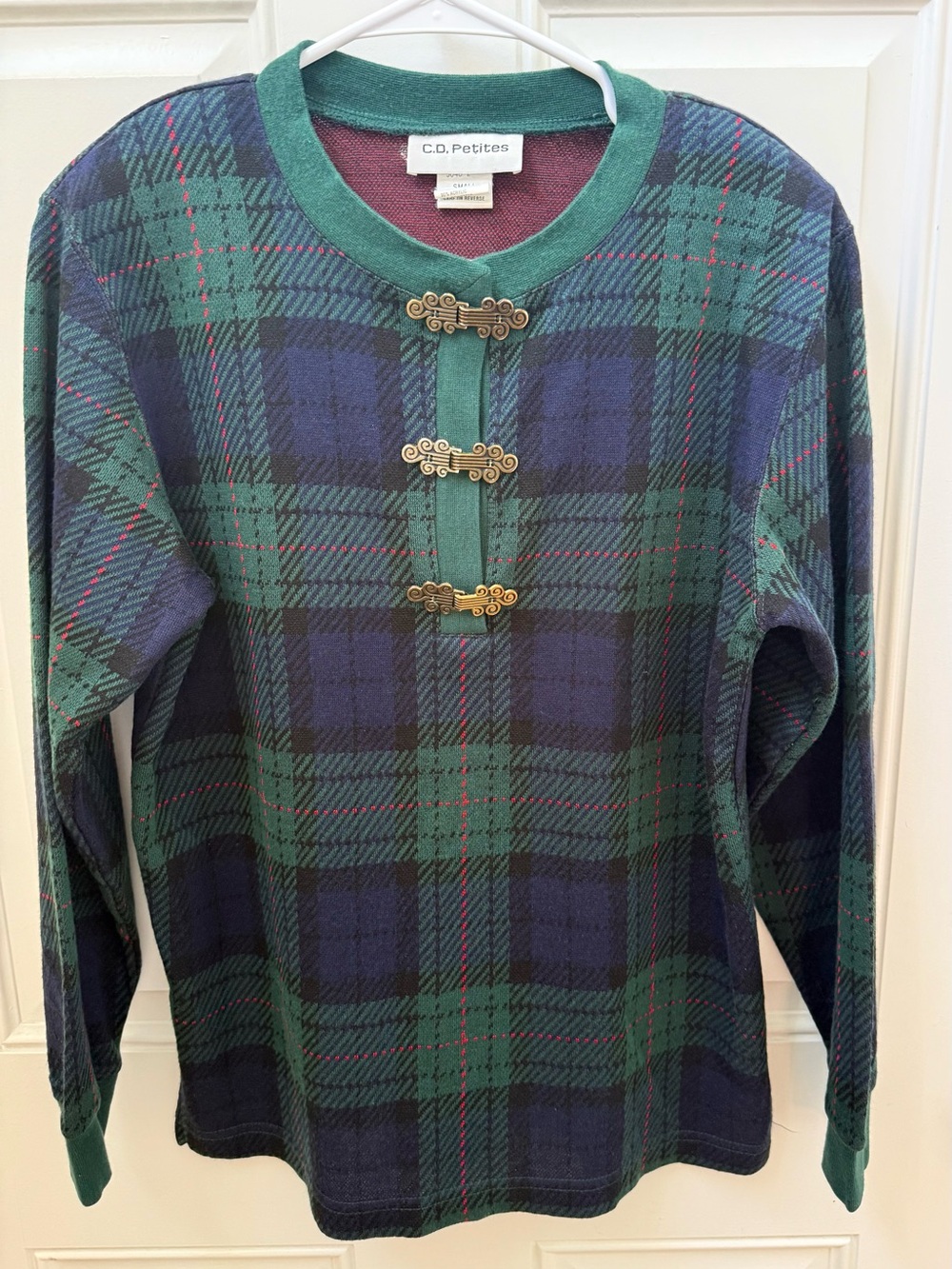 C.D. Petites Green & Navy Plaid Crewneck Sweater with Decorative Clasps